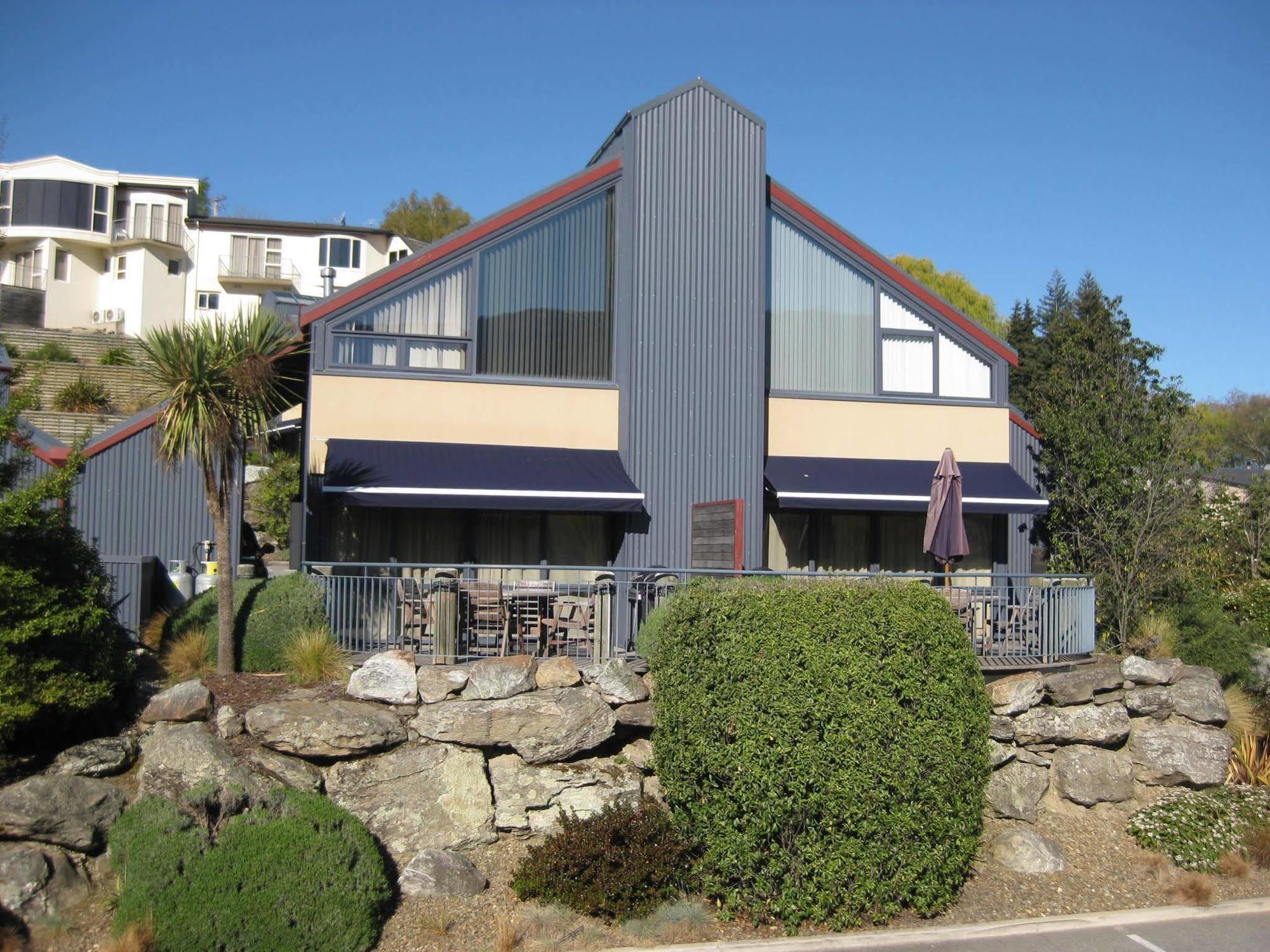 The Moorings Motel And Apartments Wanaka Ngoại thất bức ảnh